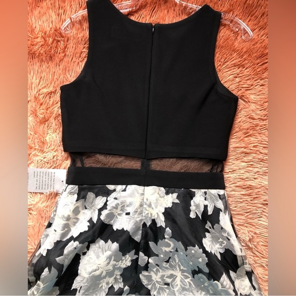 NWT Betsy & Adam Illusion Popover Floral-Print Gown Black/ White Size6 - Picture 4 of 8